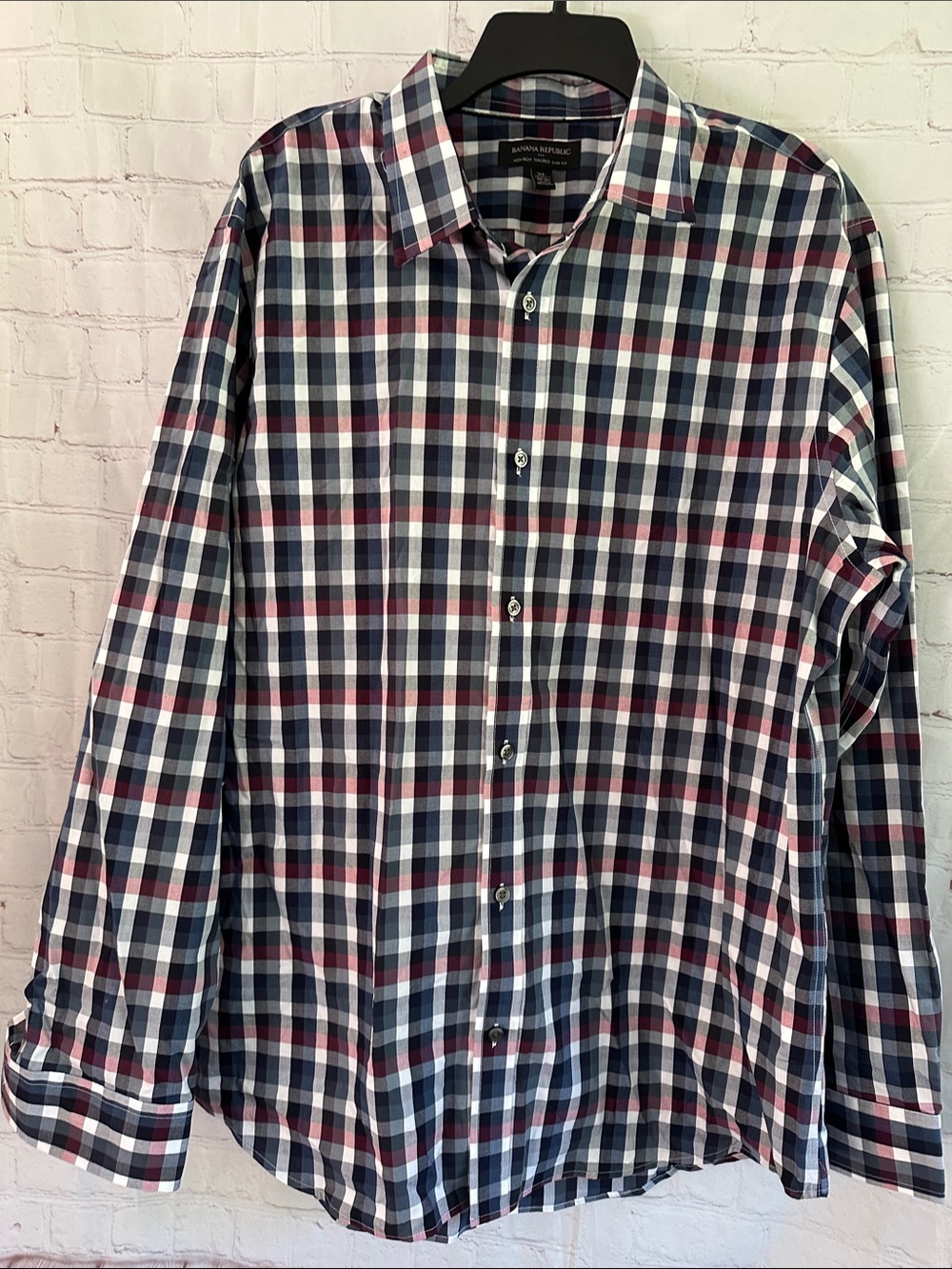Banana Republic Men's Navy, White & Red Plaid Non-Iron Button-Down Shirt XL